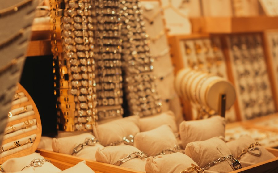 GNV Jewellers — jewellery display case